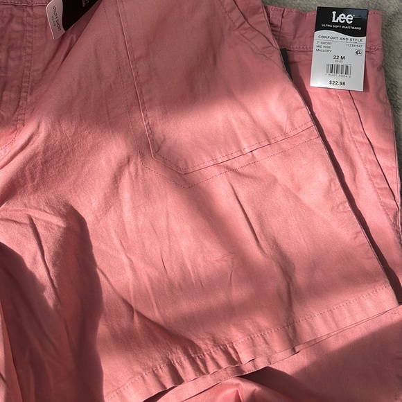 NWT Lee Women’s Utility Short - Picture 6 of 6
